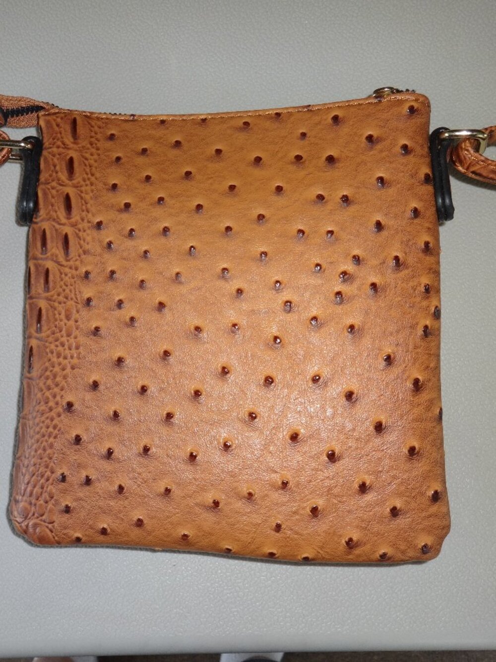 Faux leather animal print reddish brown cross body purse, gold tone hardware VGC - Picture 3 of 9